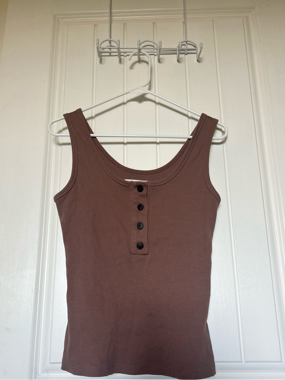 Everlane Henley Brown Scoop Neck Button Down Tank Top